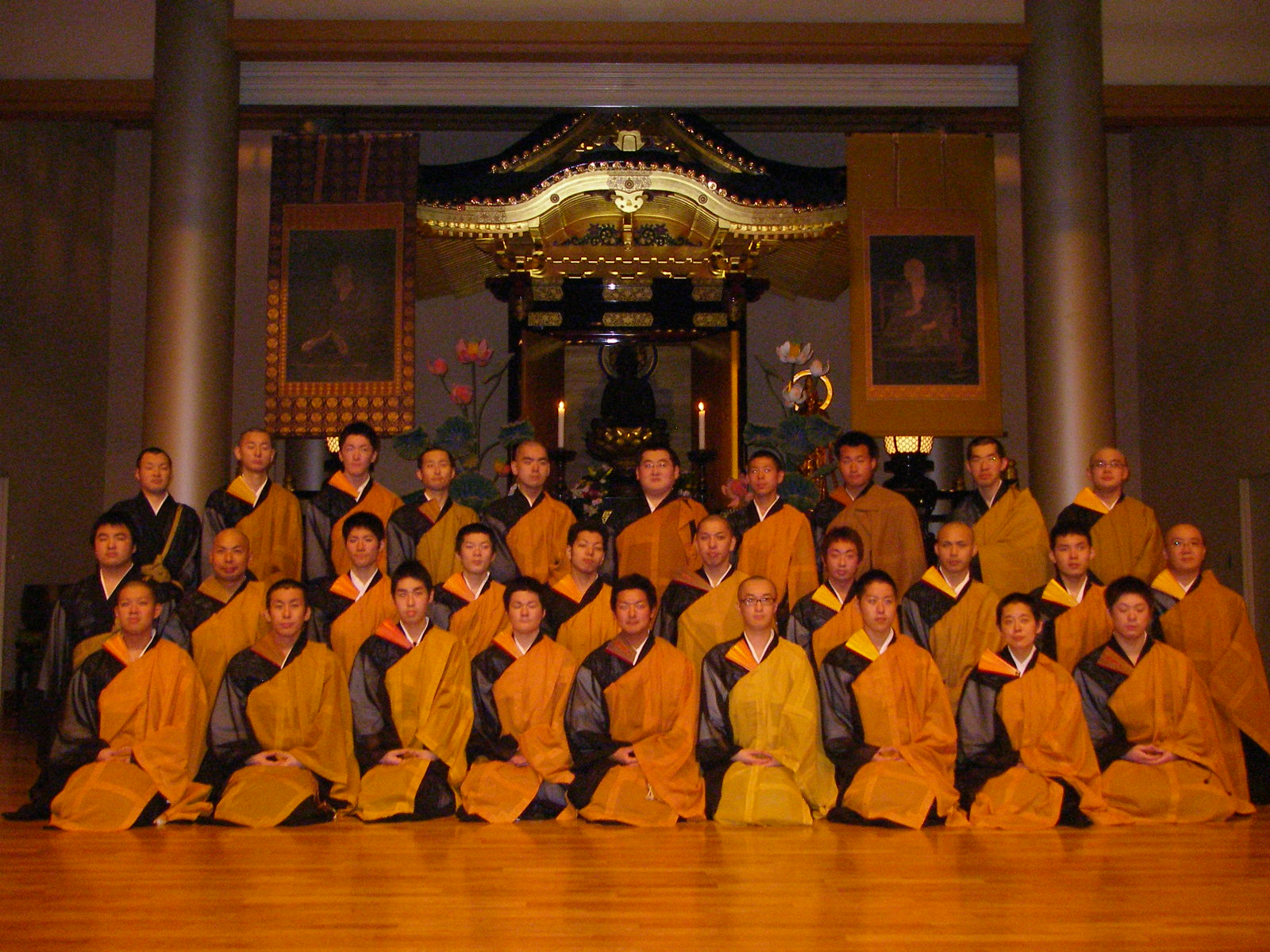 御影供の学生集合写真