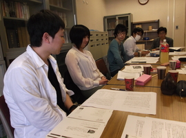 岩谷さん解説写真.JPGのサムネール画像