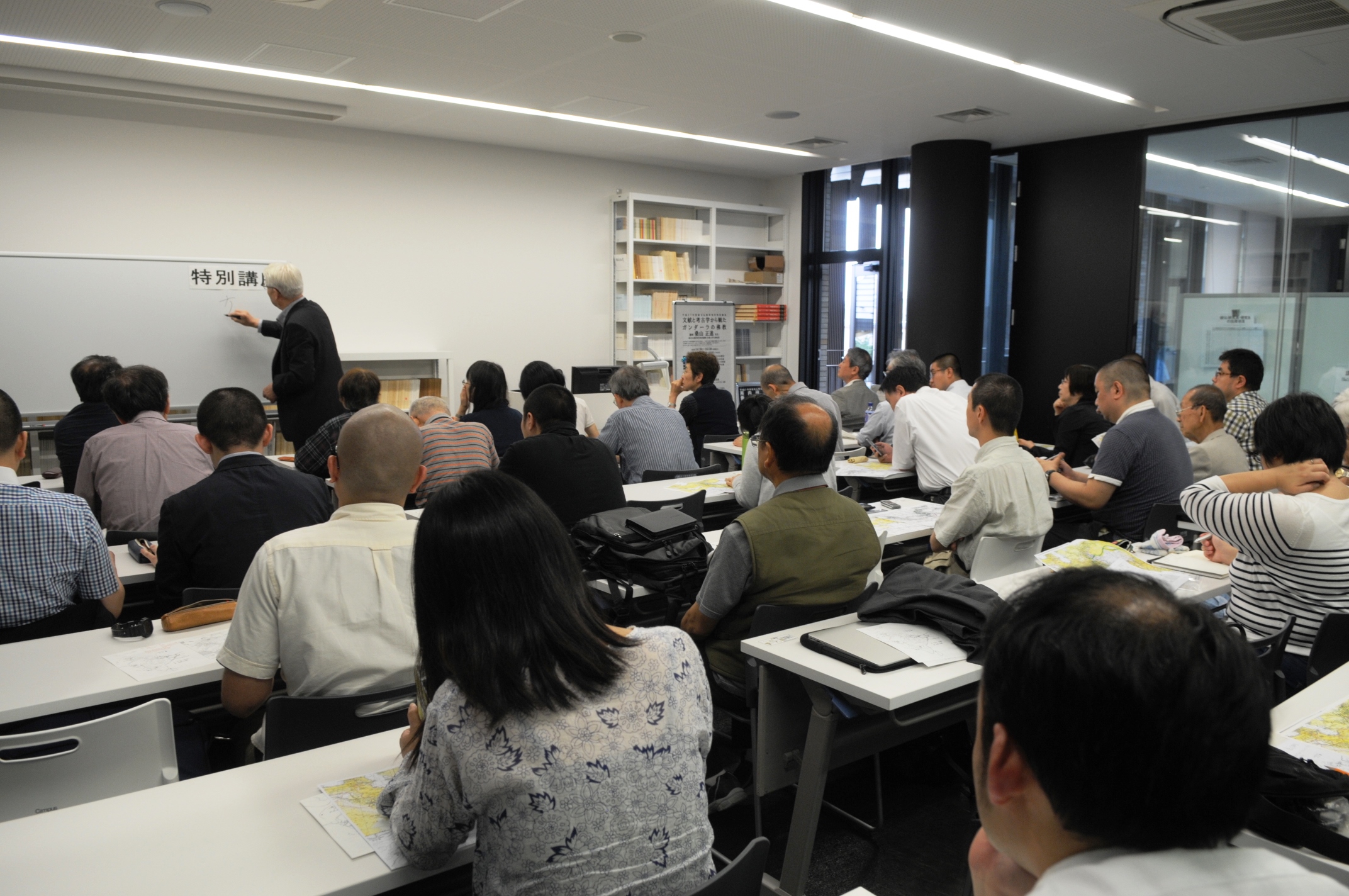 桑山先生ご講義風景２.JPG